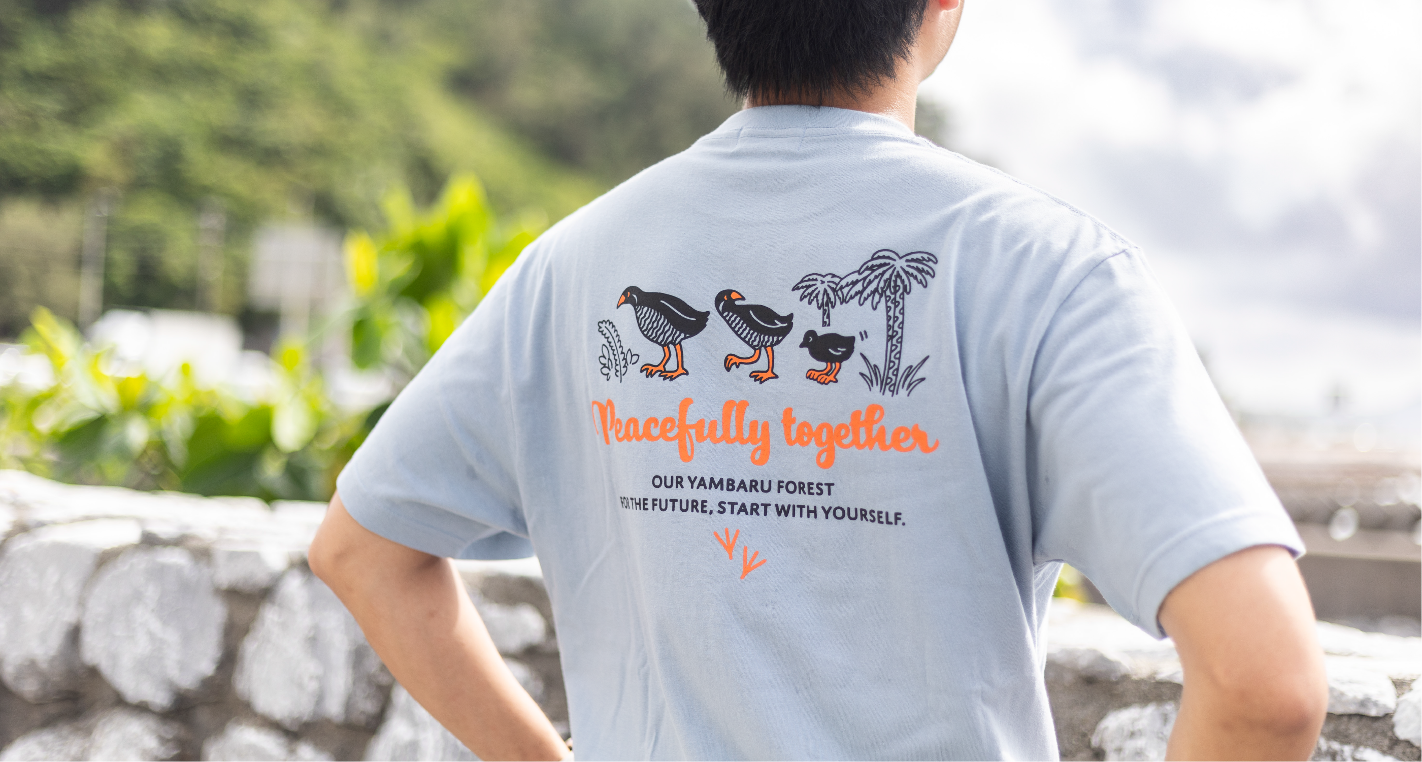 お問い合わせセクション背景画像